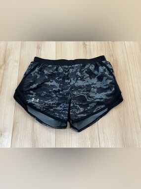 Under Armour HeatGear Camo Running Shorts Small Black Gray 3.5” Inseam